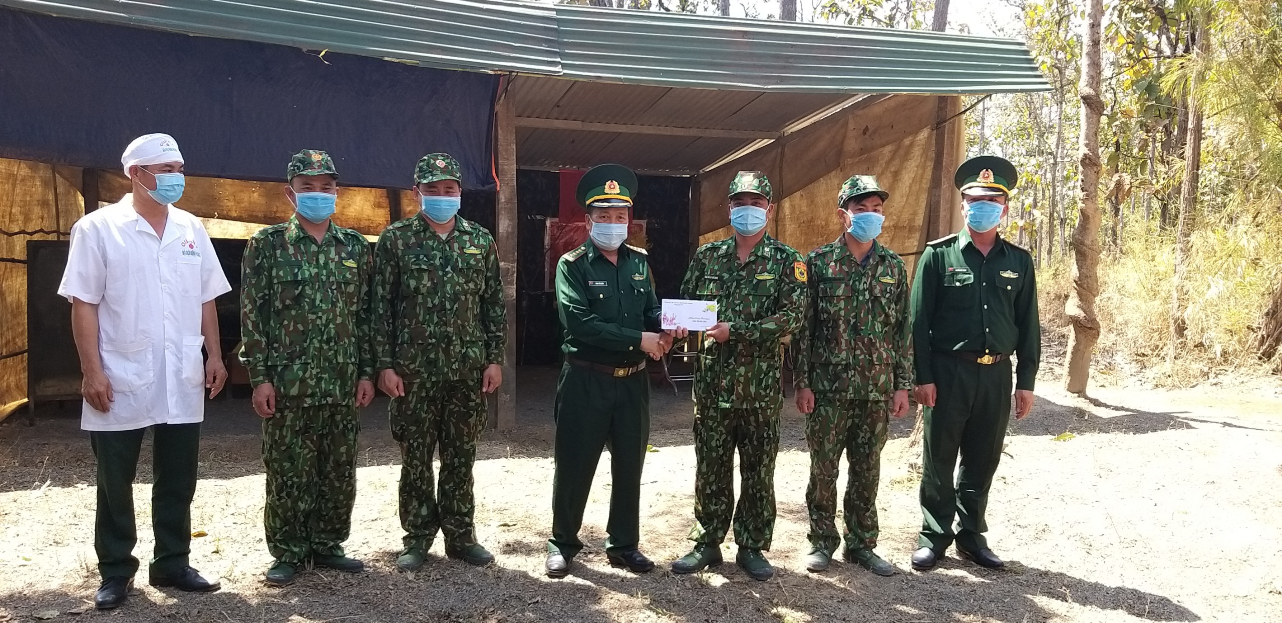 Đắk Lắk kiểm tra và động viên lực lượng phòng, chống dịch Covid-19 trên tuyến biên giới